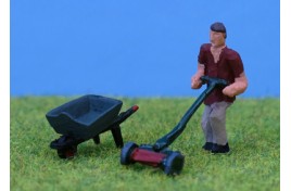 Gardener with Lawn Mower & Wheelbarrow OO Scale